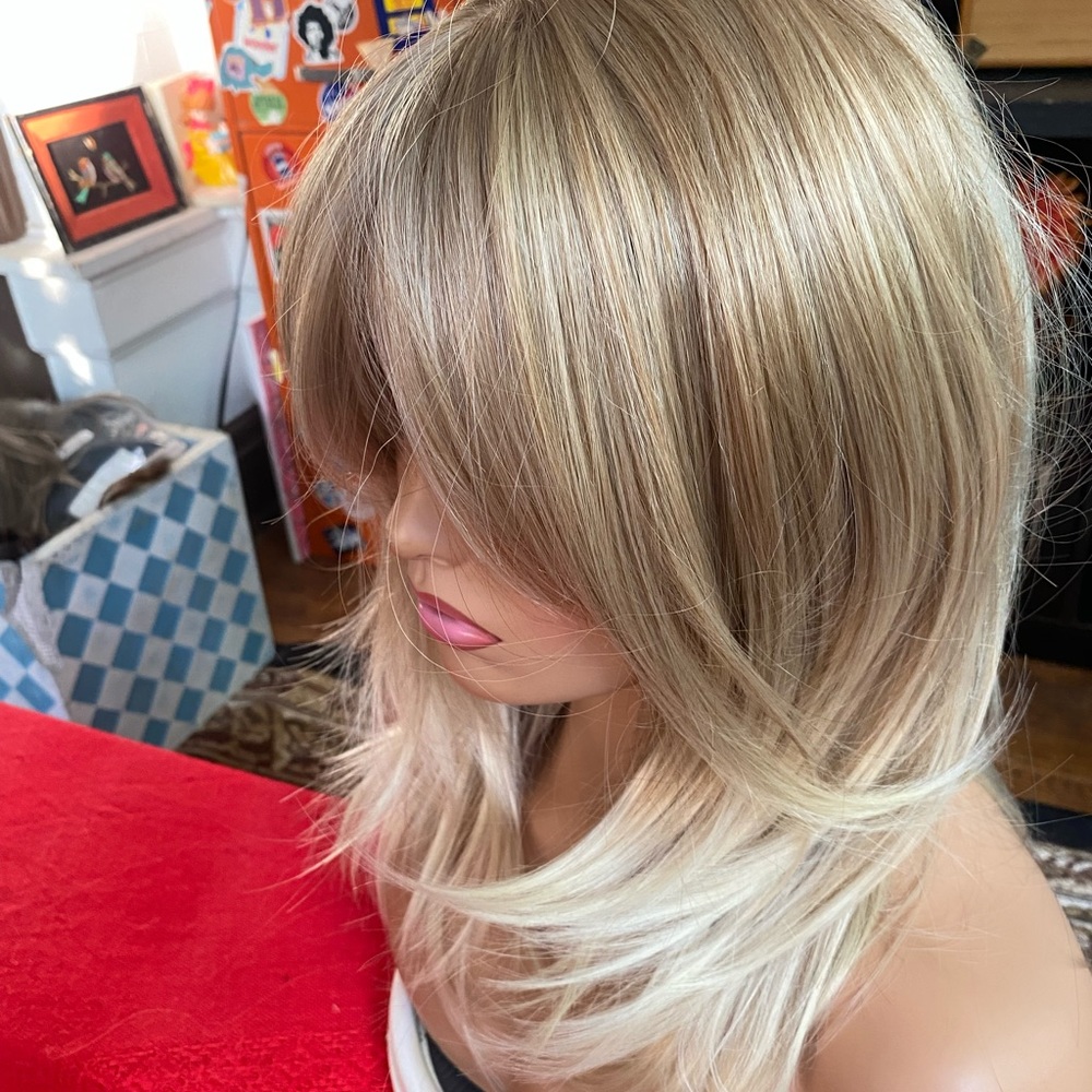 Layered, Nordic born blonde gradient wig